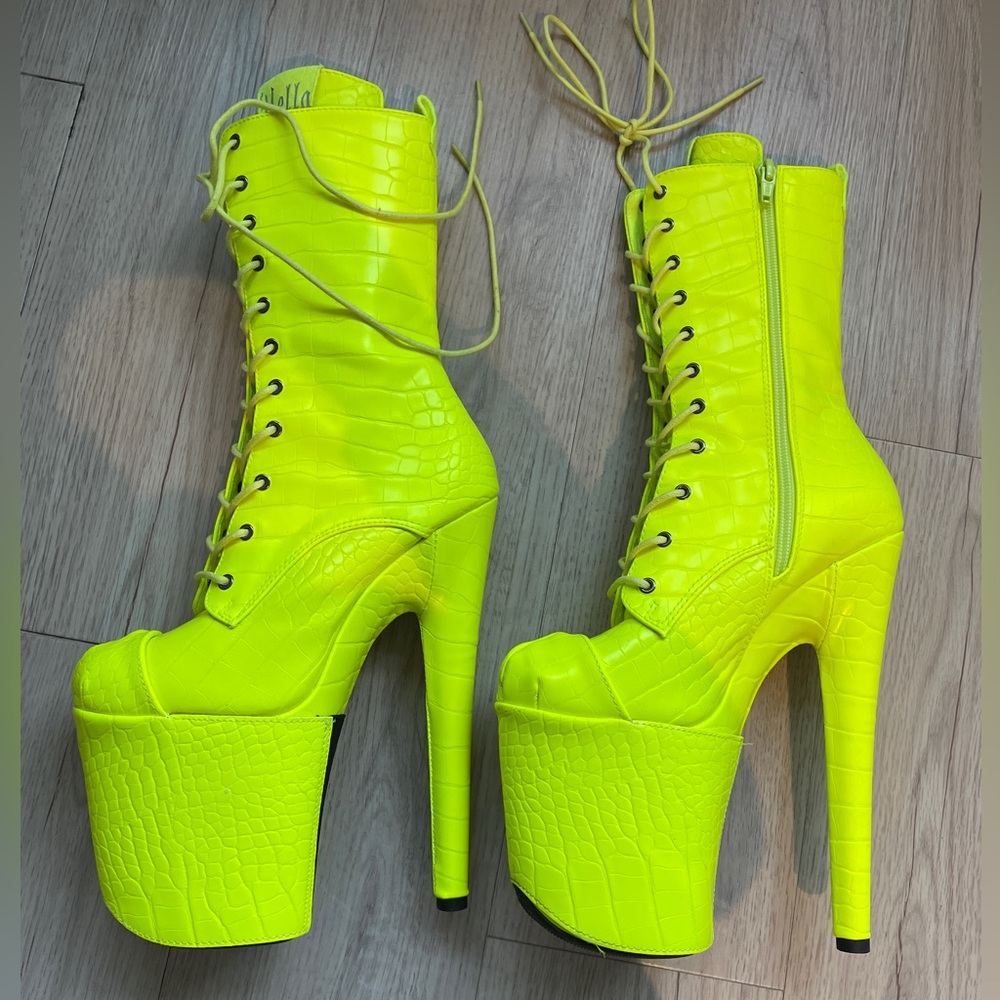 Hella Heels Oh Snap 8 inch Boots (Reserved)